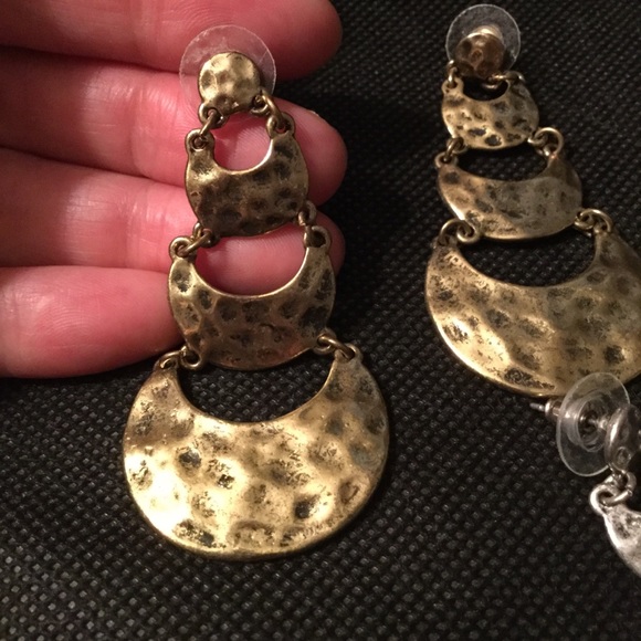 2 for $15🎈2 pairs of earrings in silver and gold - Picture 3 of 6